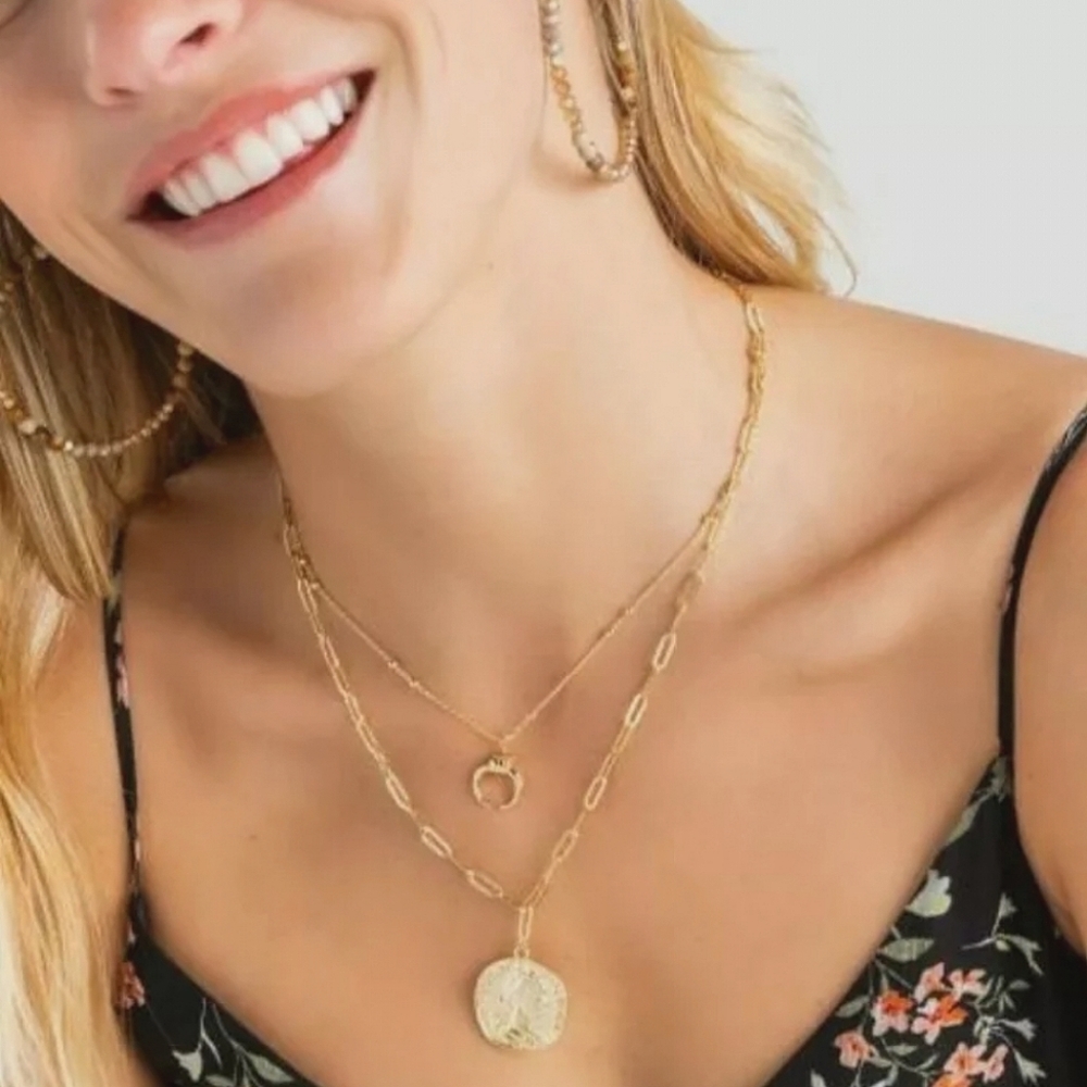 Francesca's Riya Crescent & Coin Pendant Necklace